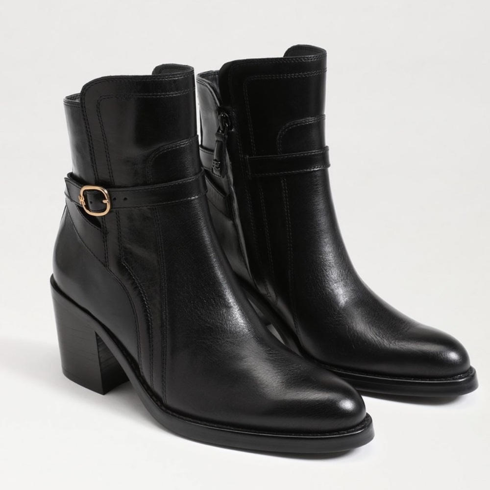 Sam edelman
SIMONA BLOCK HEEL BOOTIE
$180
Black size 6.5 NEW